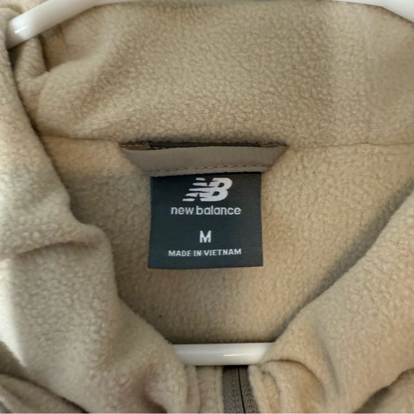 New Balance Fleece Lined Zip Up Hooded Jacket Men’s Size Medium Tan White - Picture 3 of 7